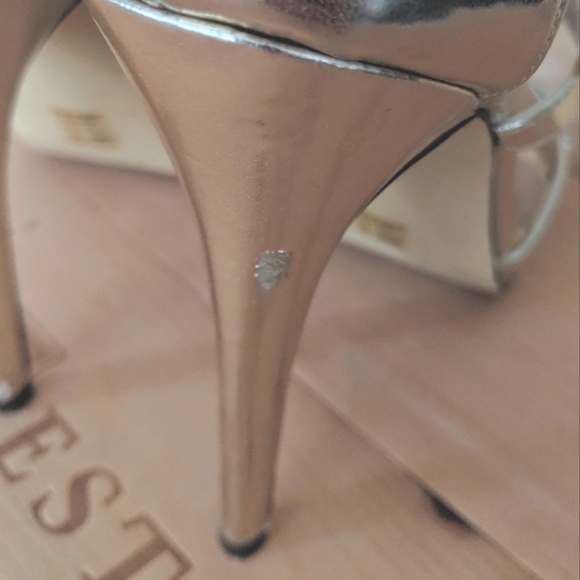 SOLD⚫Michael Antonio gold sandal 8.5 - Picture 8 of 9